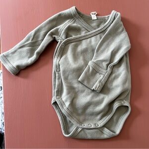 Quincy Mae Sage Kimono cross-body Newborn